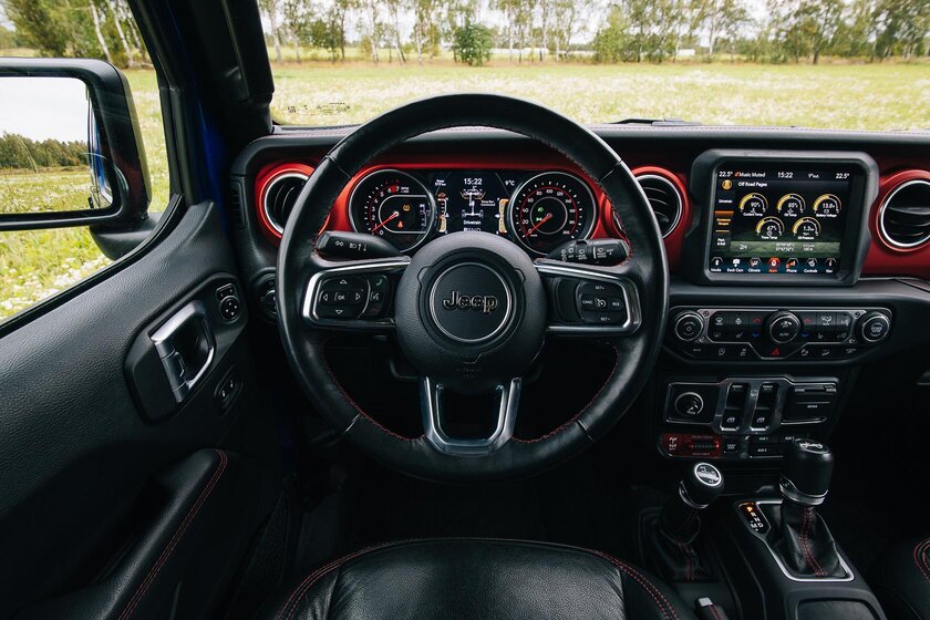 Самый. Настоящий. Джип! Проехал 2 000 км на Jeep Wrangler Rubicon (2018) и делюсь впечатлениями — Интерьер. 24