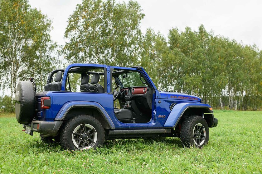 Самый. Настоящий. Джип! Проехал 2 000 км на Jeep Wrangler Rubicon (2018) и делюсь впечатлениями — Интерьер. 36