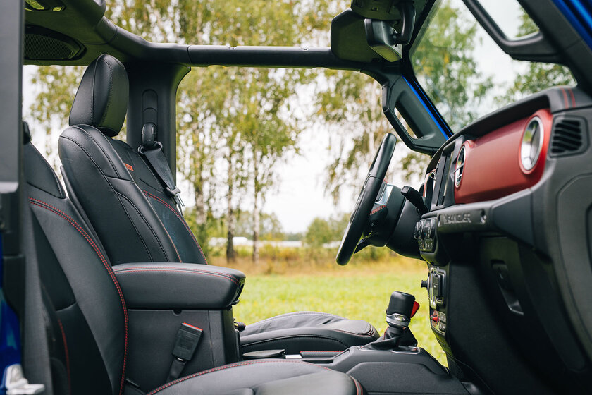 Самый. Настоящий. Джип! Проехал 2 000 км на Jeep Wrangler Rubicon (2018) и делюсь впечатлениями — Интерьер. 37