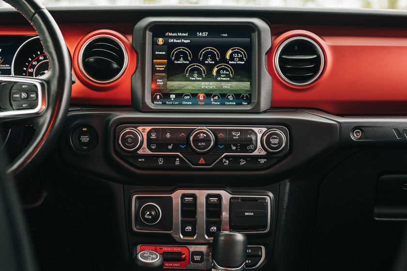Самый. Настоящий. Джип! Проехал 2 000 км на Jeep Wrangler Rubicon (2018) и делюсь впечатлениями — Интерьер. 40