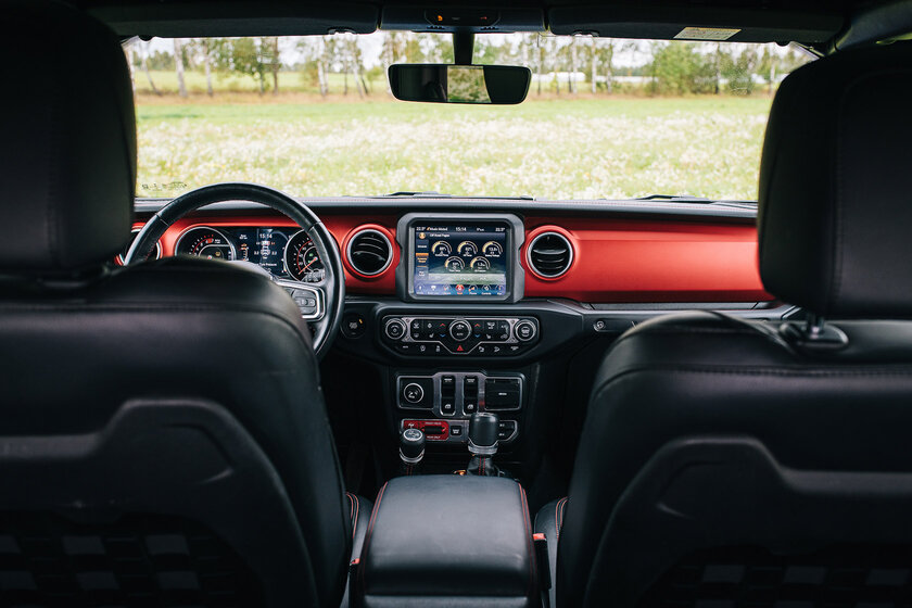 Самый. Настоящий. Джип! Проехал 2 000 км на Jeep Wrangler Rubicon (2018) и делюсь впечатлениями — Интерьер. 53