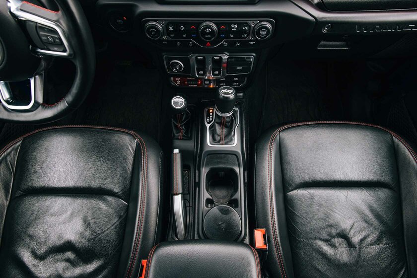 Самый. Настоящий. Джип! Проехал 2 000 км на Jeep Wrangler Rubicon (2018) и делюсь впечатлениями — Интерьер. 55