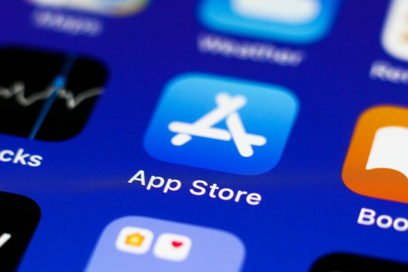 Калькулятору — 3,5 из 5. Apple разрешила оценивать предустановленные приложения, и их завалили негативом