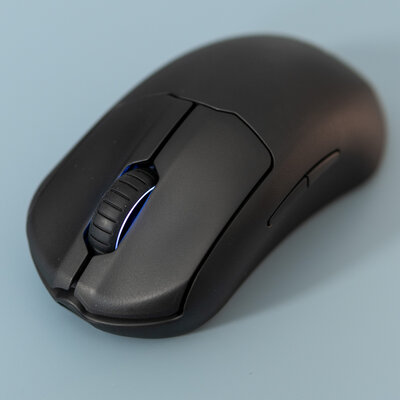 Геймерам от профессионалов. Обзор SteelSeries Prime Wireless — Внешний вид и эргономика. 9