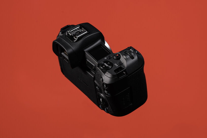 Беззеркалка уже не экзотика. Снимал несколько недель на Canon EOS R