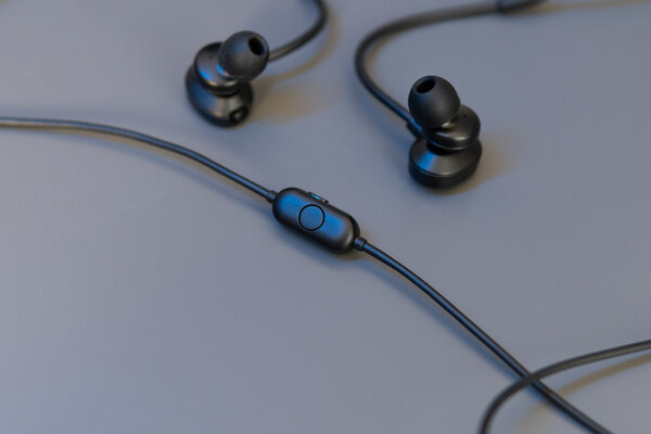 Если к TWS приделать микрофон и провода. Обзор SteelSeries Tusq для мобильного гейминга — Звучание и микрофон. 2