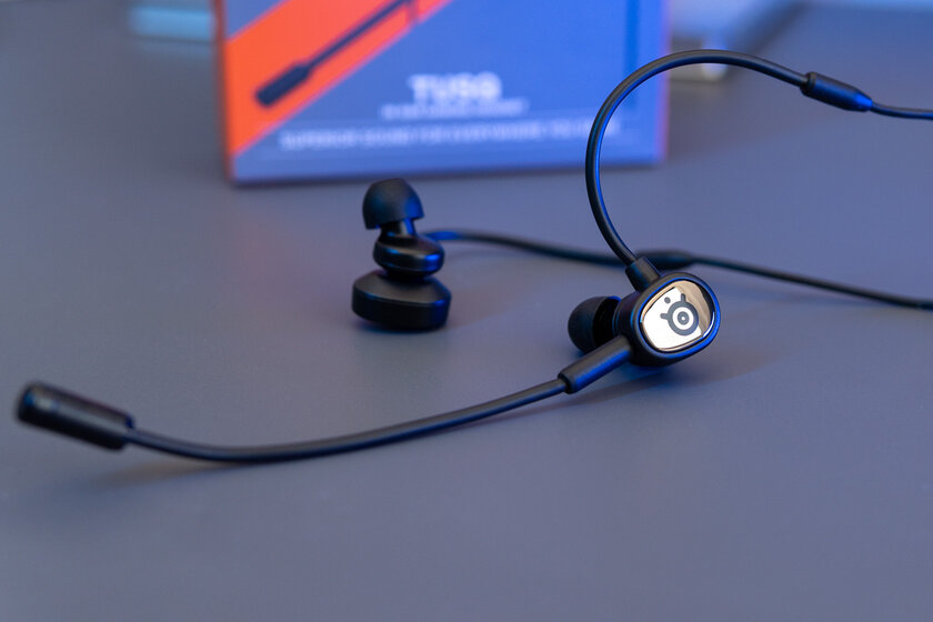 Если к TWS приделать микрофон и провода. Обзор SteelSeries Tusq для мобильного гейминга — Внешний вид и эргономика. 4