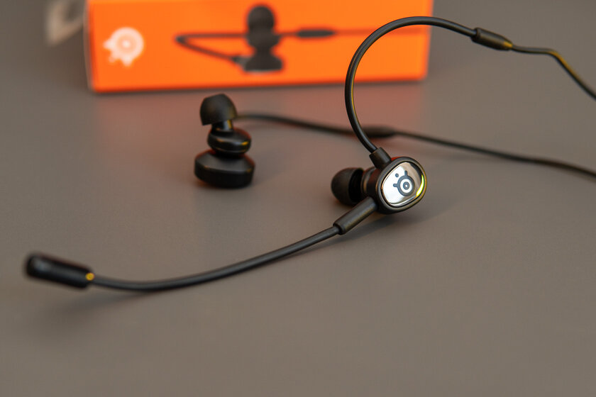 Если к TWS приделать микрофон и провода. Обзор SteelSeries Tusq для мобильного гейминга