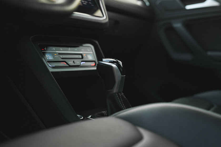 Малый повзрослел. Тест-драйв заряженного Volkswagen Tiguan R-Line (2021) — Интерьер и удобство внутри. 39