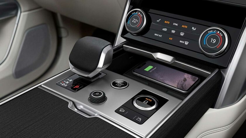 Представлено пятое поколение Range Rover: новая платформа и огромный дисплей