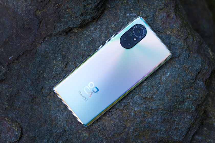Как эволюционировали ультратонкие смартфоны: разбираем на примере Huawei