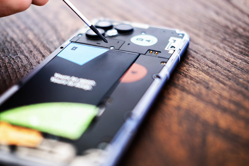 Такими должны быть все: смартфон-конструктор Fairphone 4 с легчайшим ремонтом