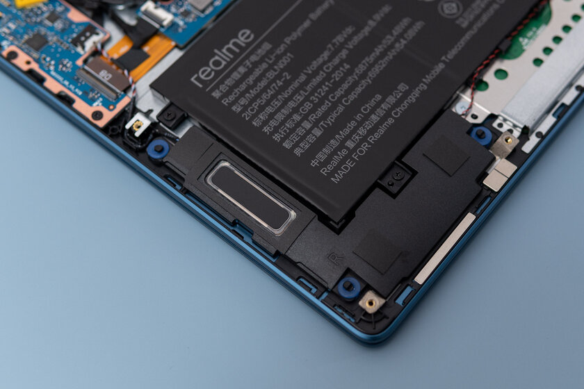 На что способен производитель смартфонов в сегменте ноутбуков? Обзор Realme Book — Дисплей и звучание. 12