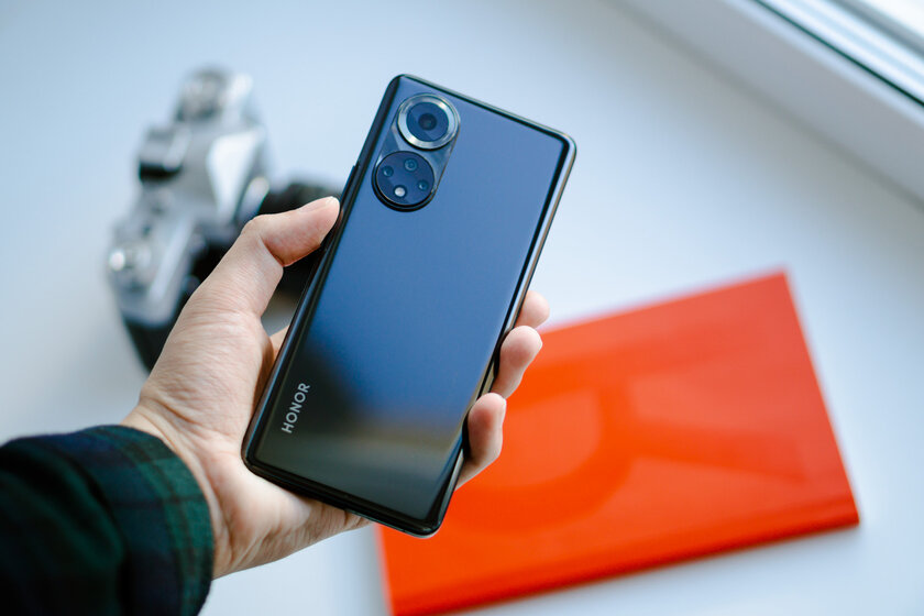 HONOR вернулся с сервисами Google и эталонным экраном. Обзор HONOR 50