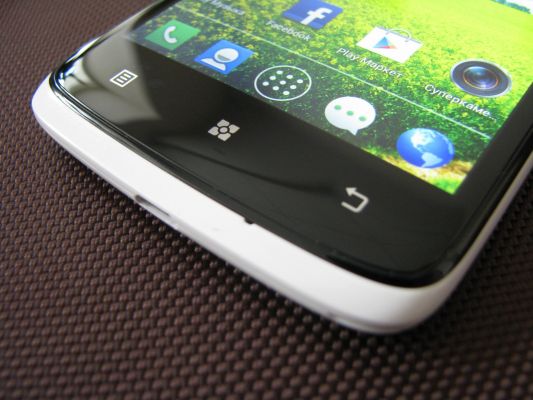 Обзор смартфона Lenovo S820