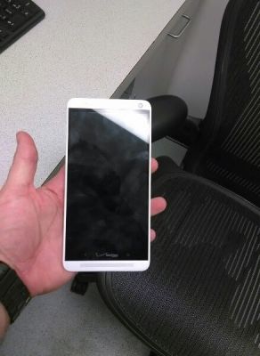 В сеть попали фотографии HTC One Max