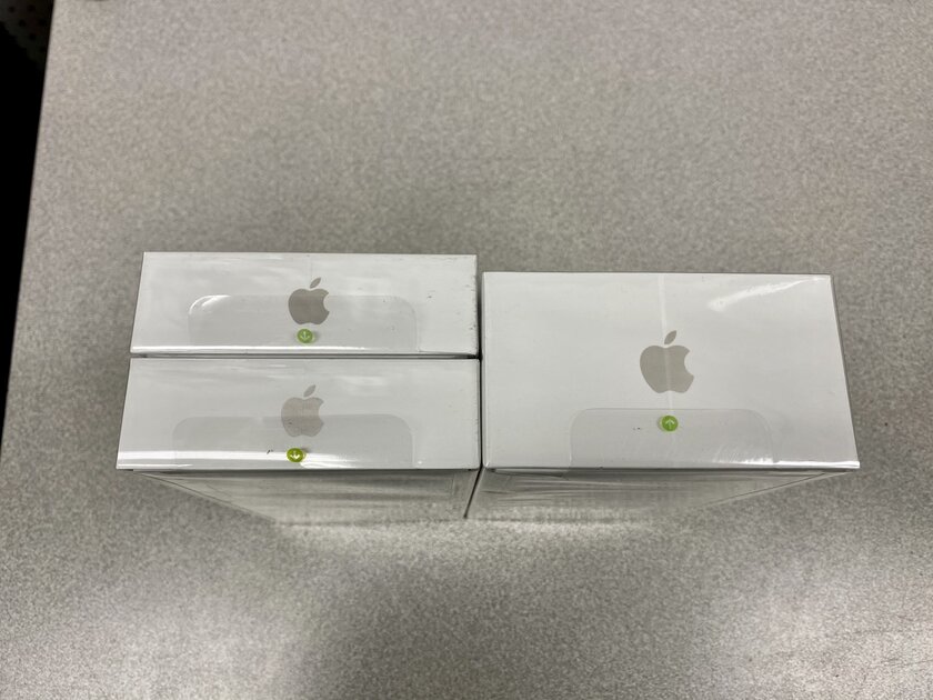 Конкуренты Apple дважды троллили её за спорные решения, а потом копировали их. Третьим будет салфетка