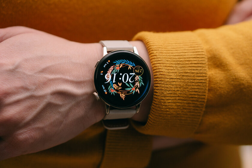 Умные часы на все случаи жизни. Обзор всей линейки Huawei Watch GT 3 и GT Runner — Миниатюрная модель 42 мм. 3