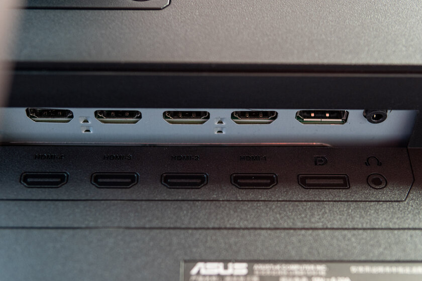 Когда игровой монитор удобен в повседневности. Обзор ASUS TUF Gaming VG28U — Разъёмы и питание. 1