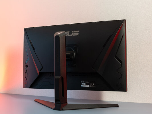 Когда игровой монитор удобен в повседневности. Обзор ASUS TUF Gaming VG28U — Внешний вид и подставка. 3