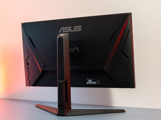 Когда игровой монитор удобен в повседневности. Обзор ASUS TUF Gaming VG28U — Внешний вид и подставка. 8