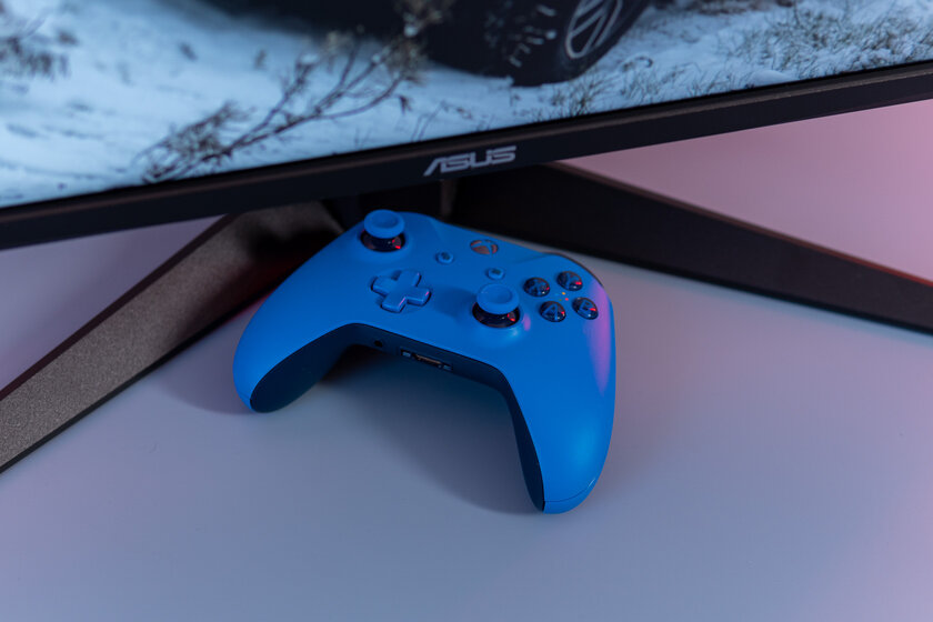 Когда игровой монитор удобен в повседневности. Обзор ASUS TUF Gaming VG28U — Внешний вид и подставка. 11