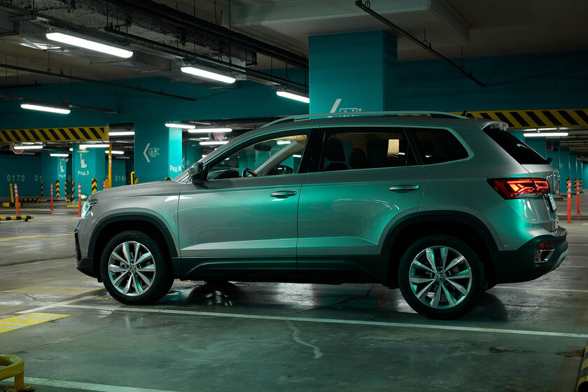 Раньше таких называли хетчбэками. Тест-драйв Volkswagen Taos (2021)
