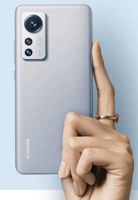 Знакомьтесь, лучший смартфон Xiaomi в 2021 году: что нового в Xiaomi 12 — Дизайн: компактнее iPhone 13, но ничего кардинально нового. 5