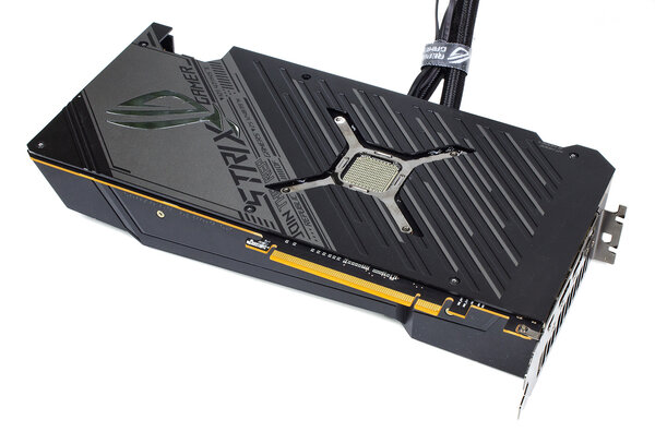 Жидкостное охлаждение вместо воздушного. Обзор ASUS Radeon RX 6800 XT STRIX OC Liquid Cooled — Упаковка, внешний вид. 4