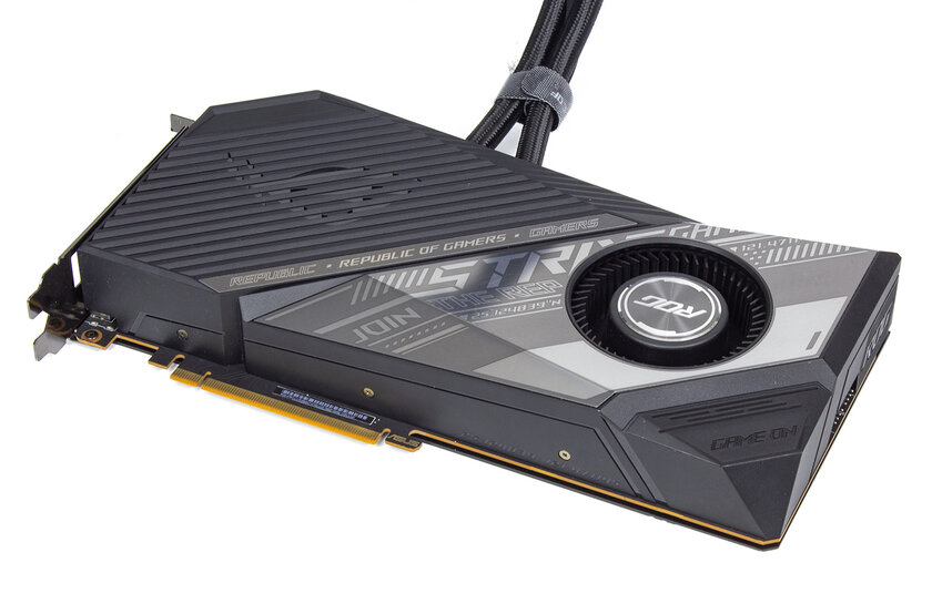 Жидкостное охлаждение вместо воздушного. Обзор ASUS Radeon RX 6800 XT STRIX OC Liquid Cooled — Упаковка, внешний вид. 10
