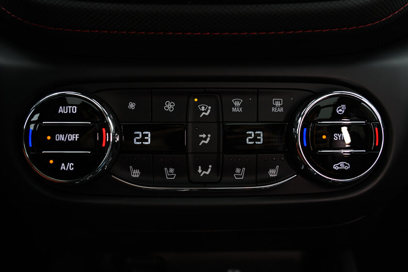А ты точно из Америки? Тест-драйв Chevrolet Trailblazer 2021 — В статике. 13
