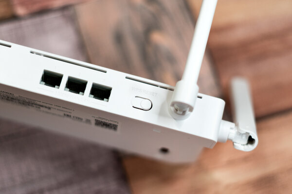 Недорогой роутер с высокой стабильностью и Wi-Fi 6 — самое то? Обзор Huawei WiFi AX2 — Внешний вид. 15