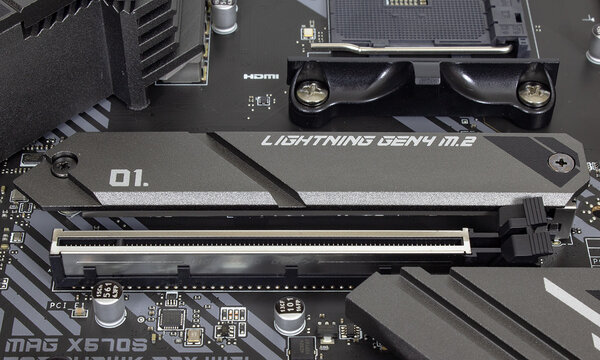 Золотая середина для актуальной платформы AMD? Обзор MSI MAG X570S Tomahawk Max Wi-Fi — Внешний вид. 6