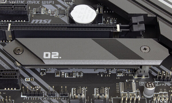 Золотая середина для актуальной платформы AMD? Обзор MSI MAG X570S Tomahawk Max Wi-Fi — Внешний вид. 7