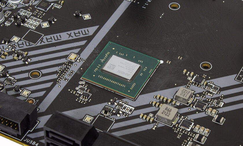 Золотая середина для актуальной платформы AMD? Обзор MSI MAG X570S Tomahawk Max Wi-Fi — Внешний вид. 12