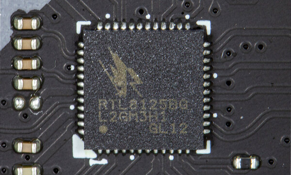Золотая середина для актуальной платформы AMD? Обзор MSI MAG X570S Tomahawk Max Wi-Fi — Внешний вид. 15
