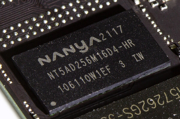 Обзор SSD Kingston KC3000 512 Гбайт: отличный накопитель с одним недостатком — Внешний вид, особенности конструкции. 7
