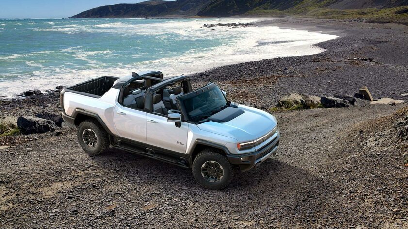 Внедорожник Ferrari и квадратная Dacia. 22 самых ожидаемых автомобиля 2022 года