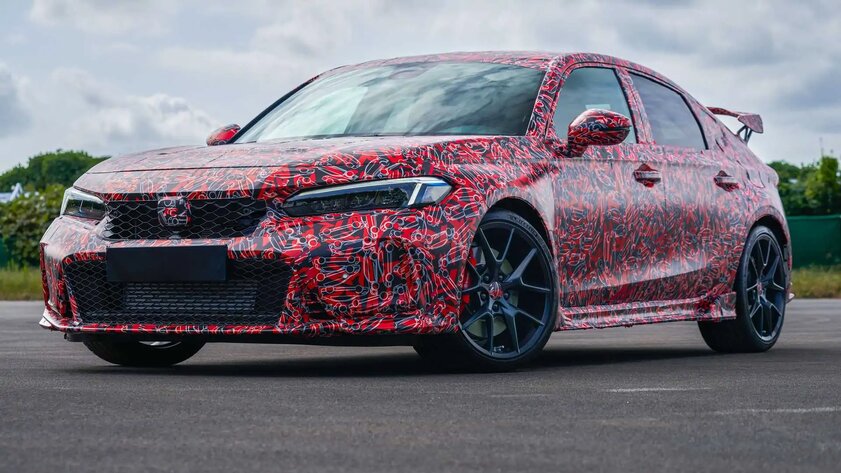 Внедорожник Ferrari и квадратная Dacia. 22 самых ожидаемых автомобиля 2022 года