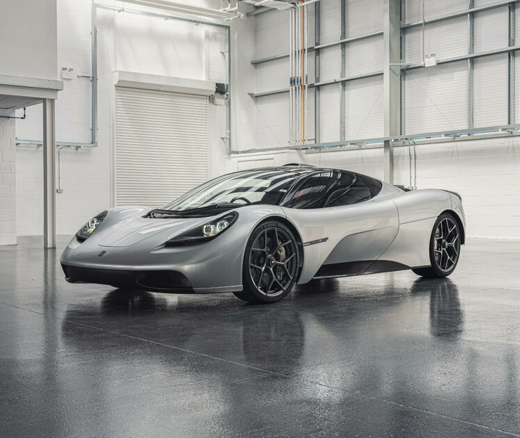 Внедорожник Ferrari и квадратная Dacia. 22 самых ожидаемых автомобиля 2022 года