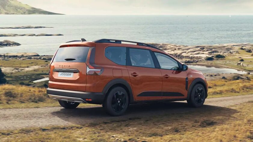 Внедорожник Ferrari и квадратная Dacia. 22 самых ожидаемых автомобиля 2022 года