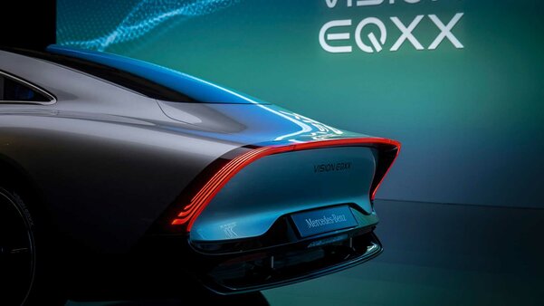 Mercedes представил электромобиль Vision EQXX: 1000 км и 47,5-дюймовый умный дисплей