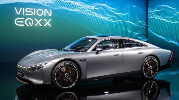 Mercedes представил электромобиль Vision EQXX: 1000 км и 47,5-дюймовый умный дисплей