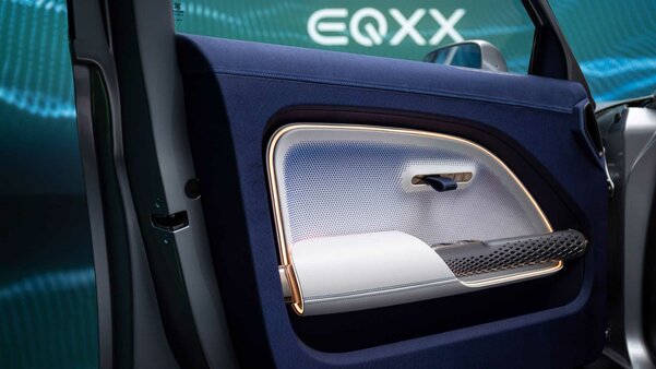 Mercedes представил электромобиль Vision EQXX: 1000 км и 47,5-дюймовый умный дисплей