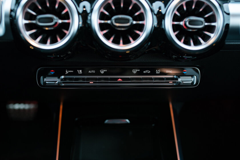 Действительно практичная модель или сплошная переплата? Проехал 890 км на Mercedes-Benz GLB (2021) — В статике. 16