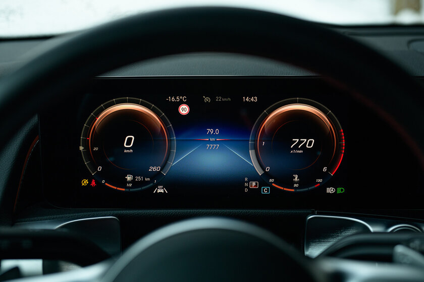 Действительно практичная модель или сплошная переплата? Проехал 890 км на Mercedes-Benz GLB (2021) — В статике. 37