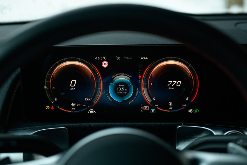 Действительно практичная модель или сплошная переплата? Проехал 890 км на Mercedes-Benz GLB (2021) — В статике. 40