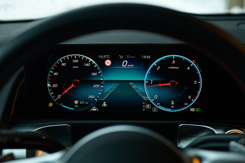 Действительно практичная модель или сплошная переплата? Проехал 890 км на Mercedes-Benz GLB (2021) — В статике. 44