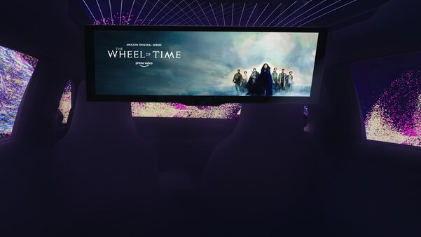 BMW представила Theater Screen — настоящий кинотеатр для задних пассажиров автомобиля