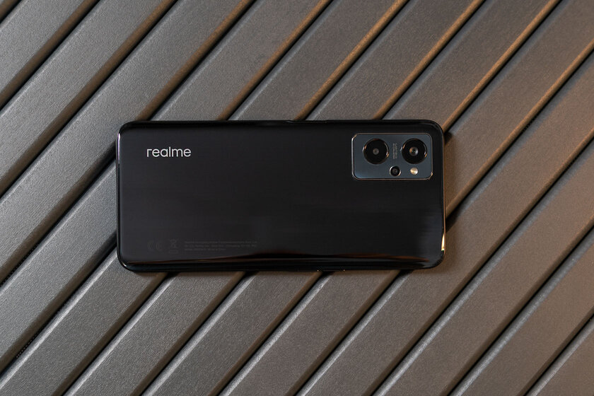 Почему производители так часто выпускают смартфоны, или обзор Realme 9i — Внешний вид и эргономика. 1